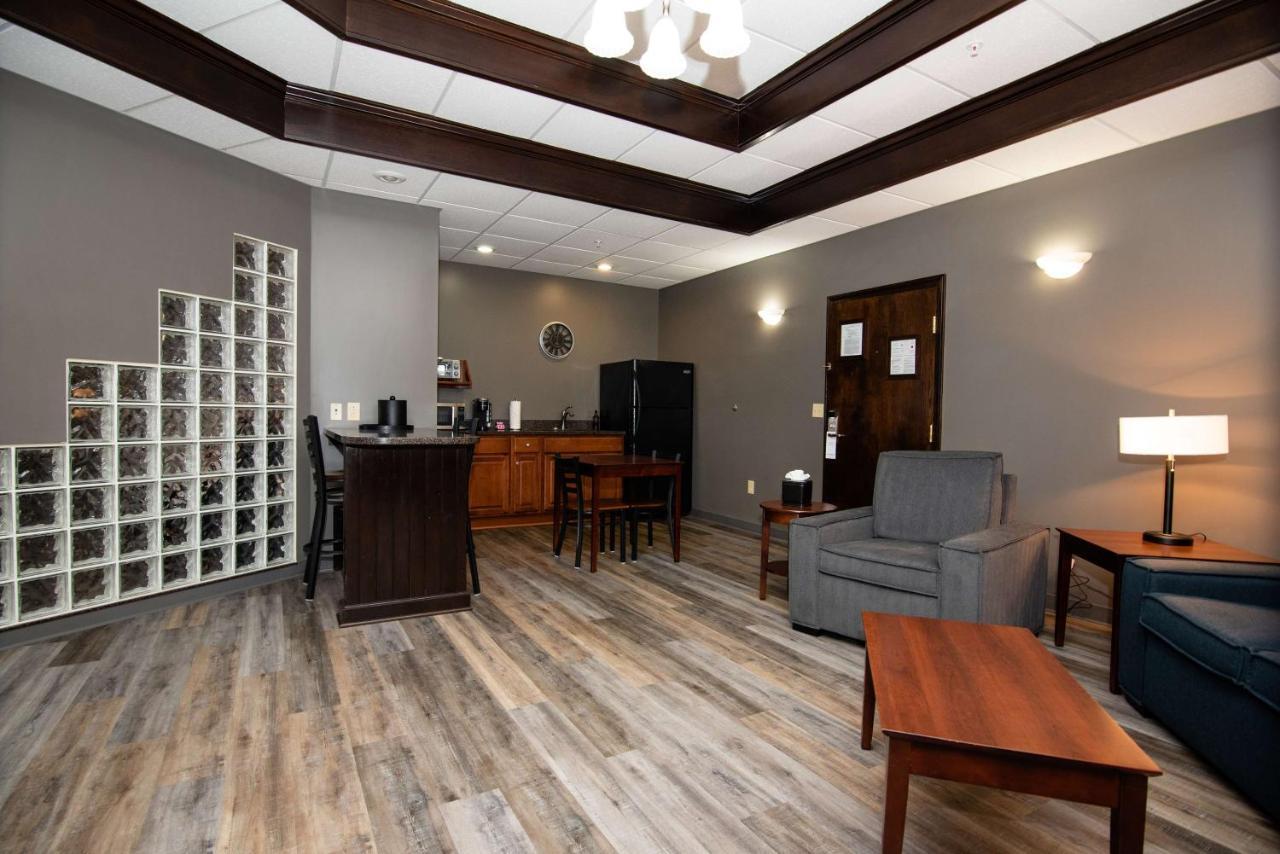 Best Western Plus Plattsburgh Exterior foto