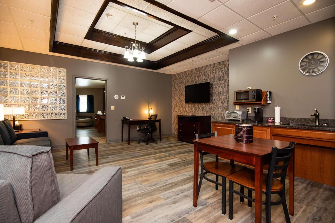 Best Western Plus Plattsburgh Exterior foto