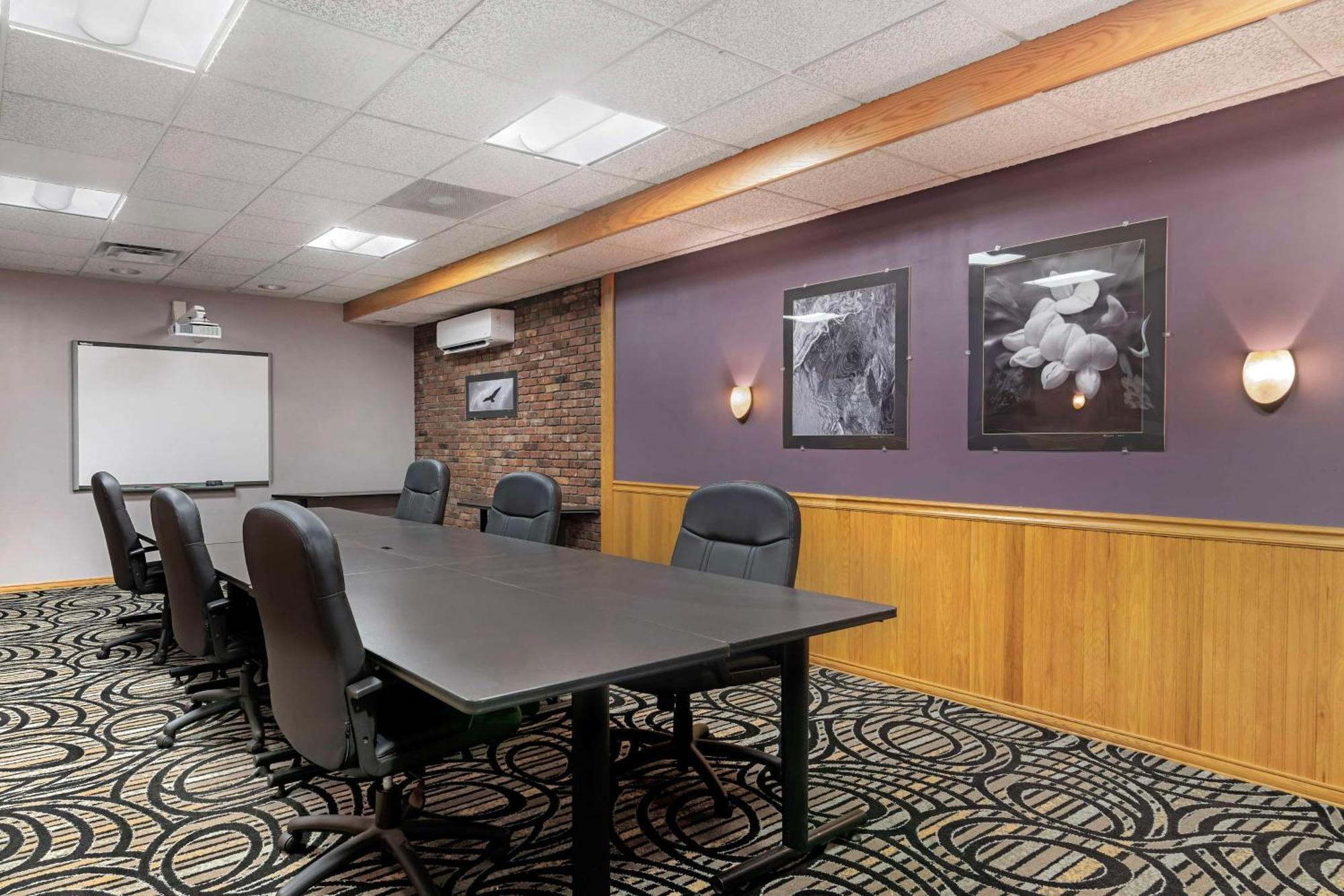 Best Western Plus Plattsburgh Exterior foto