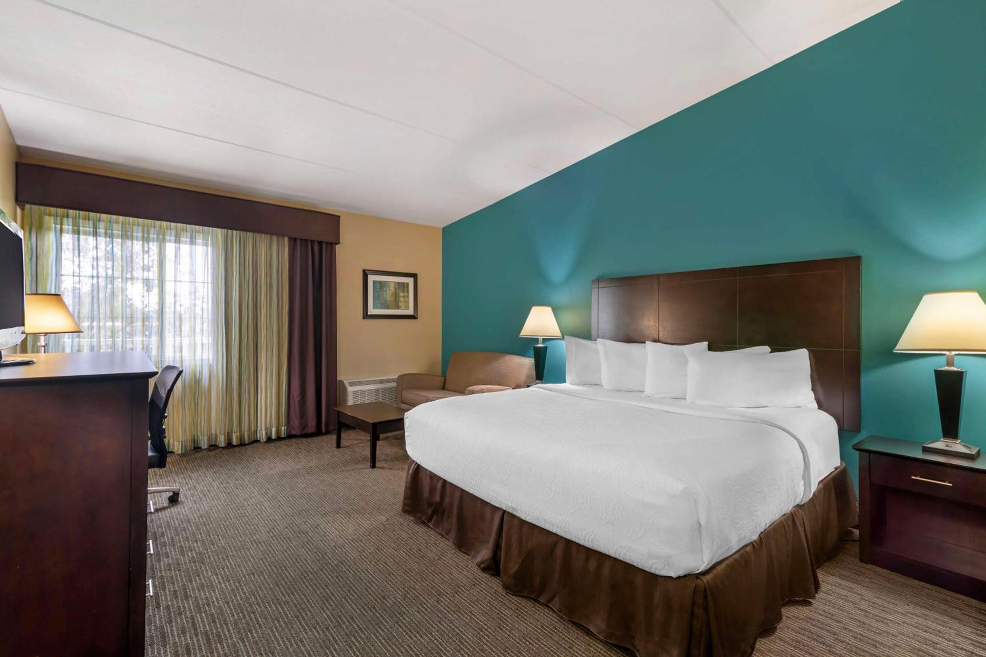 Best Western Plus Plattsburgh Exterior foto