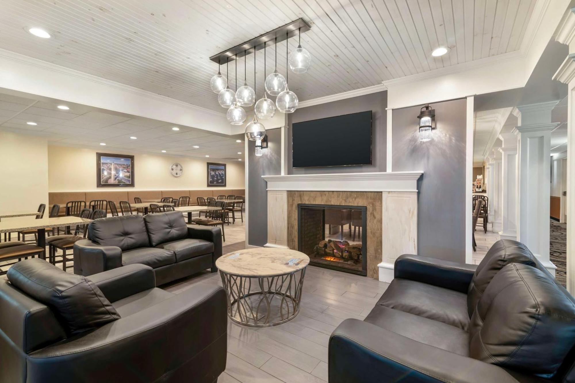 Best Western Plus Plattsburgh Exterior foto
