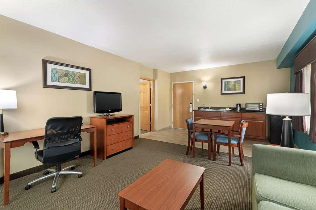 Best Western Plus Plattsburgh Habitación foto